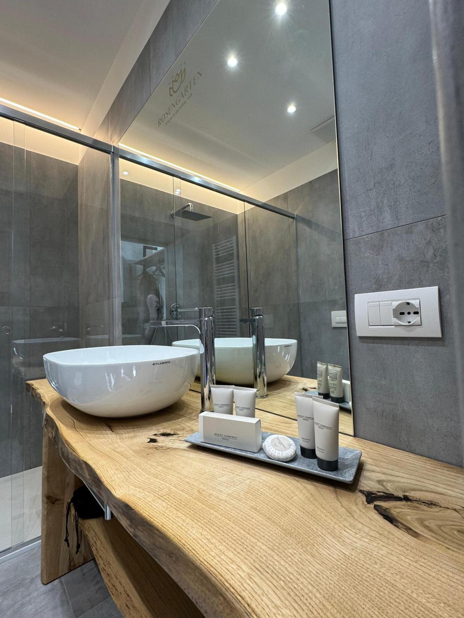 Hotel Rosengarten مادونا دي كامبيليو المظهر الخارجي الصورة
