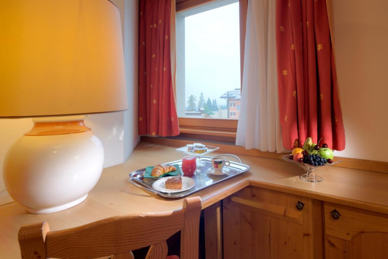 Hotel Rosengarten مادونا دي كامبيليو المظهر الخارجي الصورة